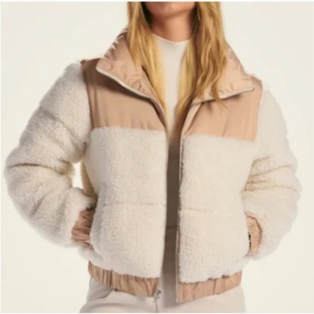 Abercrombie & Fitch Cream and Tan Sherpa Puffer Jacket mini XS ultra collection
